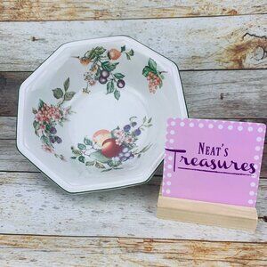 Johnson Brothers FRESH FRUIT Octagonal Green Trim England Vegetable Serving Bowl